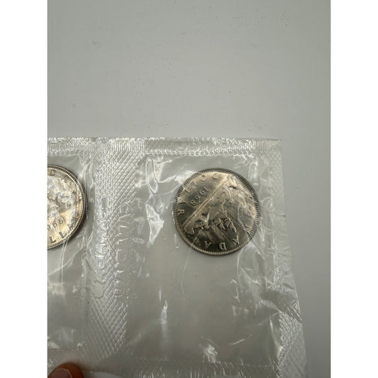 1968 Canada nickel dollar pair in Mint cello - detail