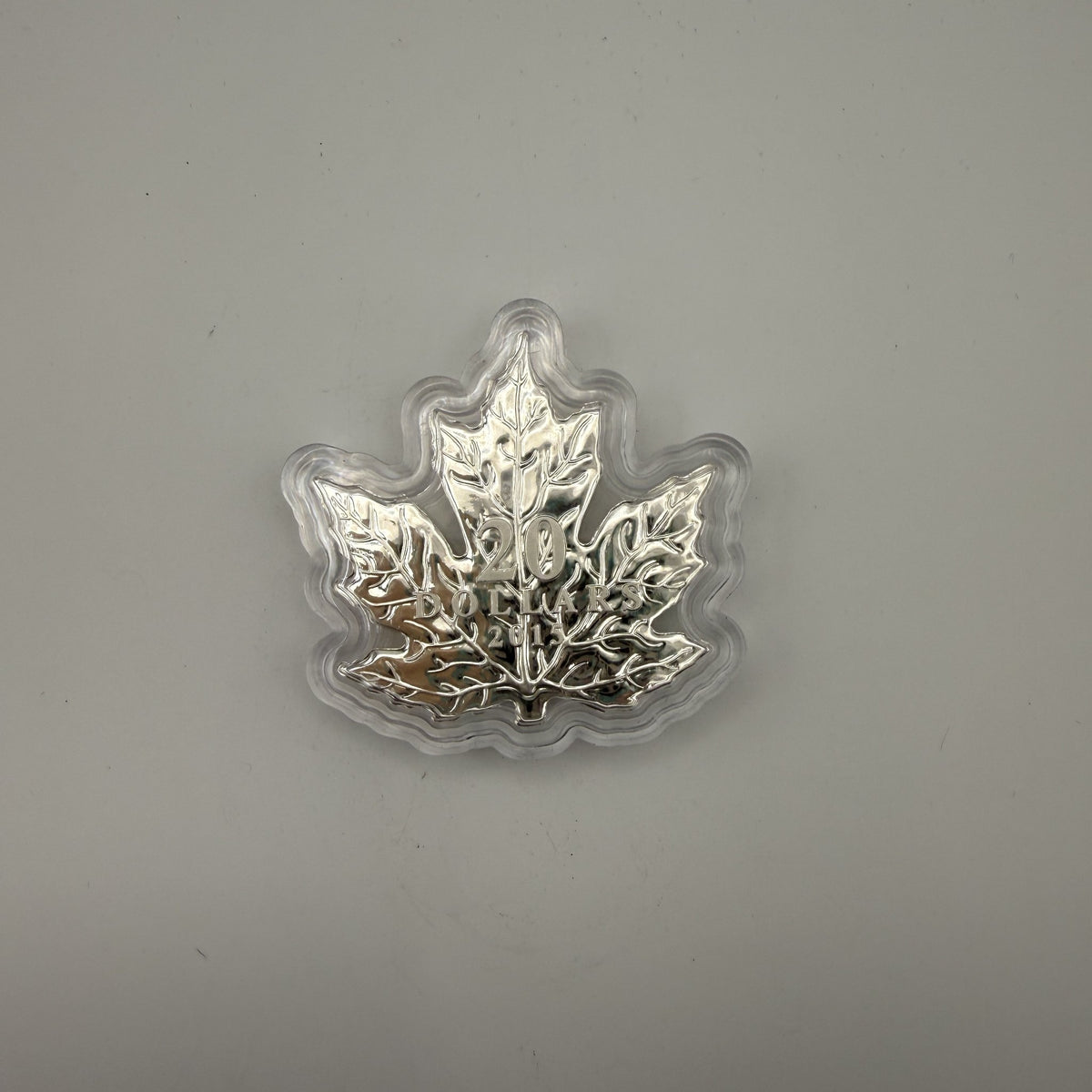 2015 Canada $20 maple leaf-shaped silver proof - front